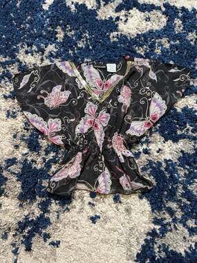 mary-kateandashley Butterfly Sequin V-Neck Top